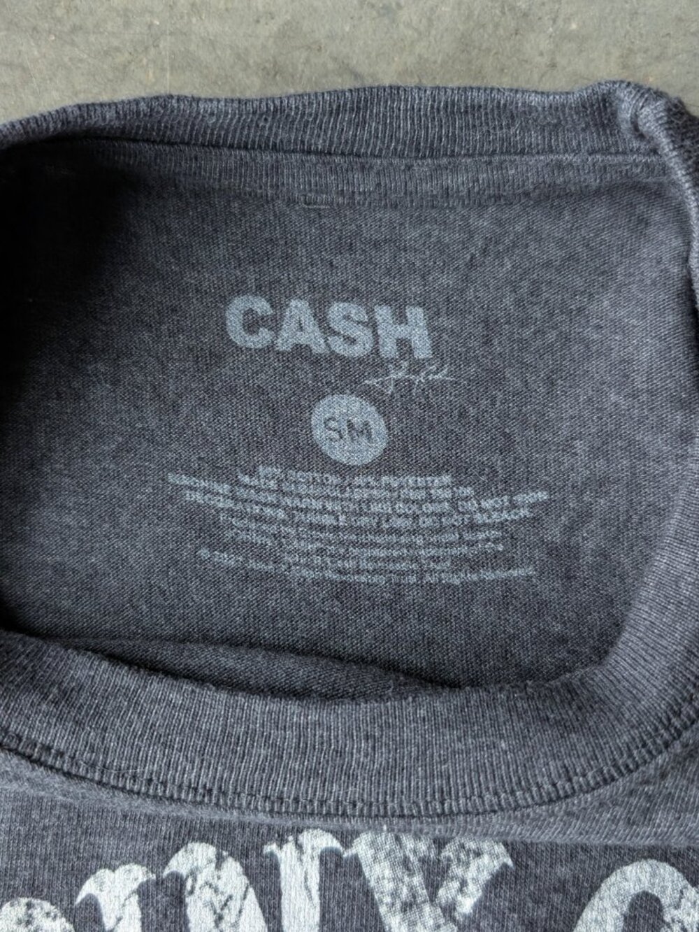 Johnny Cash Man in Black Short Sleeve Graphic Tee small - Picture 6 of 7